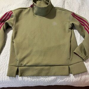 NWOT ADIDAS SHIRT SIZE MEDIUM